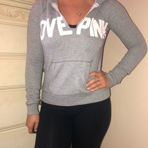 VS PINK hoodie 3 FOR $24! 💕